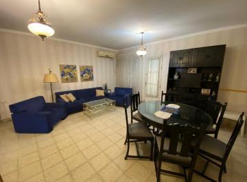 Casa · 133m² · 4 Ambientes · 1 Cochera · Venta Casa 3 Dorm. Barrio Sur