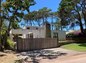 Casa · 5 Ambientes · 2 Cocheras · 3 Dorm. | Los Tamarises