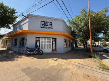 Local comercial de 7 ambientes, Esperanza · Salon Comercial y Casa Sobre Esquina en Zona Centro