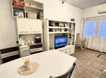 Departamento · 78m² · 4 Ambientes · 1 Cochera · Venta Departamento de 2 Dorm. Apto Crédito en Barrio España y Hospitales
