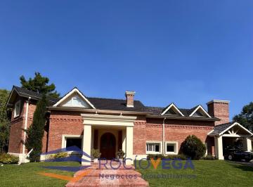 Casa · 440m² · 5 Ambientes · 2 Cocheras · Casa en Venta en Country San Diego Moreno