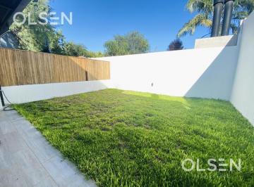 Casa · 110m² · 4 Ambientes · 1 Cochera · Villa Belgrano! Housing Categoria 3 Dor Quincho Patio