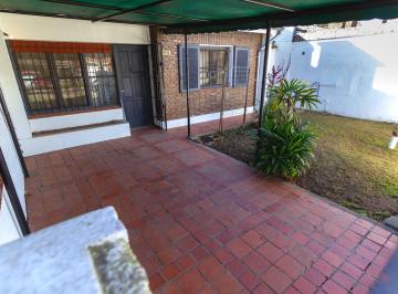 Casa · 88m² · 3 Ambientes · 1 Cochera · Wilde Al 600 - Venta Casa 2 Dorm., Patio, Cochera en Fisherton
