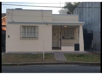 Casa · 80m² · 2 Dormitorios · Casa a La Venta en Paunero Al 700, Moron (Apta Credito)