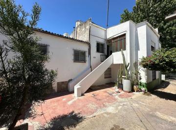 Casa · 133m² · 3 Ambientes · 2 Cocheras · Casa, Lote en Venta