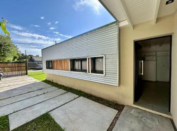 Casa · 68m² · 3 Ambientes · 2 Cocheras · Casa en City Bell