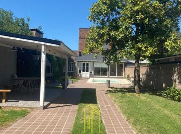 Casa de 6 ambientes, Mercedes · Venta - Linda Casa