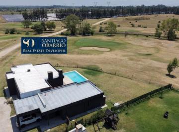 Casa · 200m² · 5 Ambientes · 2 Cocheras · Excelente Casa en Venta Medal Country Club Pilar S/uno de Los Mejores Lotes Al Golf de Medal