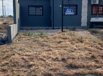 Casa · 75m² · 4 Ambientes · 1 Cochera · Duplex 2 Dorm. en Valle Cercano
