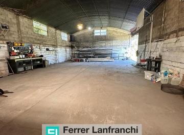 Bodega-Galpón · 240m² · 4 Ambientes · Galpón en Venta - Villa Cornu