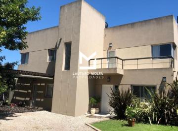 Casa · 587m² · 5 Ambientes · 1 Cochera · Casa en Altos del Sol