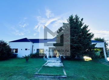 Casa · 170m² · 4 Ambientes · 2 Cocheras · Casa en Comarcas de Lujan San Roque