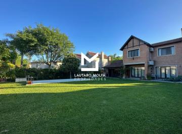 Casa · 180m² · 5 Ambientes · 1 Cochera · Casa en Venta 5 Ambientes en Barrio Cerrado Altos del Sol Oportunidad