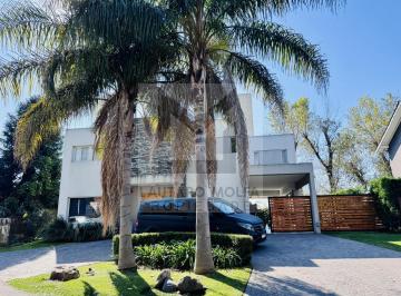 Casa · 240m² · 5 Ambientes · 6 Cocheras · Alquiler Casa Amueblada en Barrio Cerrado Altos del Sol