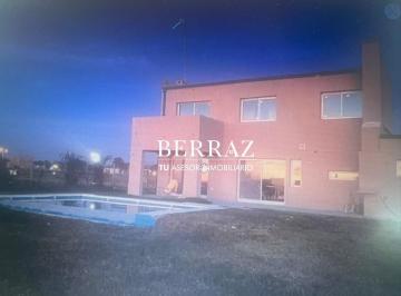 Casa · 240m² · 4 Ambientes · 2 Cocheras · Casa Venta a La Laguna San Sebastian Area 7 Lote de 800 m² Escobar