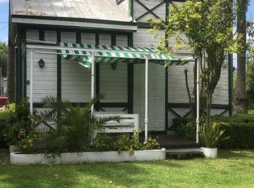 Casa · 70m² · 2 Ambientes · Casaquinta en Zona Club Regatas