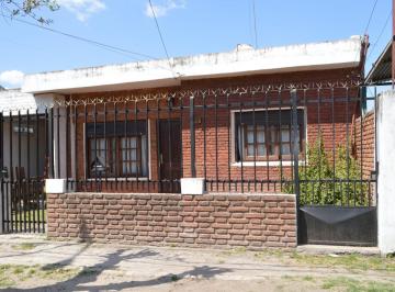 Casa · 200m² · 5 Ambientes · 1 Cochera · Casa en Venta - Dos Casa en un Terreno