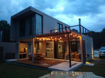 Casa · 85m² · 3 Ambientes · 1 Cochera · Casa Alquiler Pinamar Norte Barrio Berlin Woods 2 Dorm. 2 Baños Parque Jacuzzi Exterior