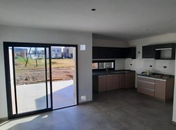 Casa · 140m² · 3 Dormitorios · 2 Cocheras · Duplex en Venta en Docta Central
