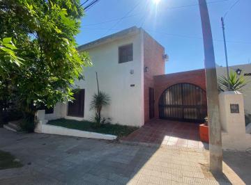 Casa de 5 ambientes, Córdoba · Precioso y Amplio Duplex a Minutos del Centro!