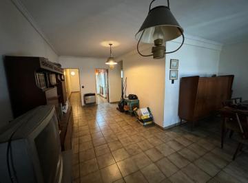 Departamento de 3 ambientes, Avellaneda · ¡Excelente Ubicación! Departamento 3 Ambientes con Cochera Sobre Av Mitre