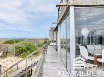 Casa · 460m² · 8 Ambientes · Casa Frente Al Mar en Punta del Este