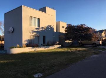 MEM-MEM-656_2 · Venta Casa 3 Dorm. Nivel Gerencial, Neuquen