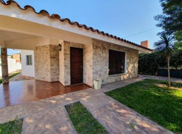 Casa de 5 ambientes, Villa Carlos Paz · Complejo de Cabañas en Alquiler Temporario