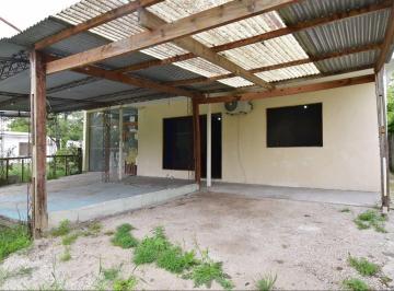 Casa · 182m² · 4 Ambientes · 1 Cochera · Casa con Local en Venta en Los Pinos
