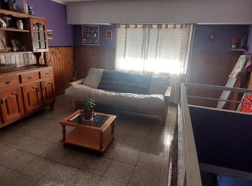Departamento · 83m² · 5 Ambientes · Francia 4300 Pa