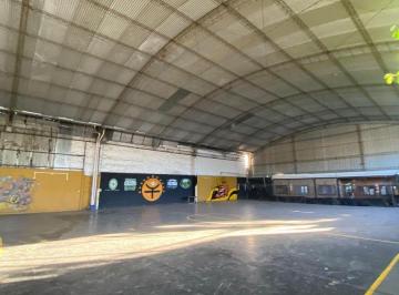 Local comercial · 900m² · Unico Inmueble Comercial con 30 m de Frente - Ex Futbol - Cocina Completa