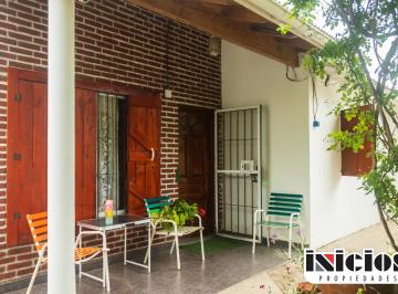 Casa de 3 ambientes, Mar de Ajó · Chalet Más Departamento: Lobo de Mar N° 72 - Mar de Ajó - C671