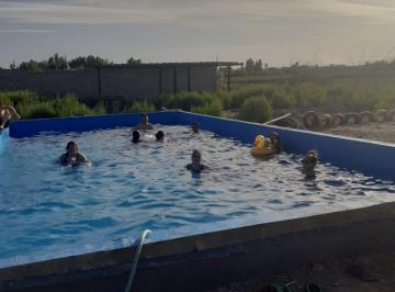 Departamento de 1 ambiente, La Primavera · Lote con Pileta, Pequeño Depto, Baños Hombres/mujeres.