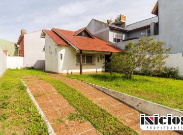 Casa de 2 ambientes, Nueva Atlantis · Casa en Lote: Belgrano N° 1.407 - Mar de Ajó - C846