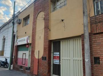 Departamento de 6 ambientes, Córdoba · Alquiler Bº San Vicente - Dos Dorm. - Sobre Calle Pelegrini - Depto Interno con Terraza