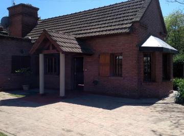Casa · 155m² · 6 Ambientes · 1 Cochera · Oportunidad Chalet en Venta en Cañuelas.