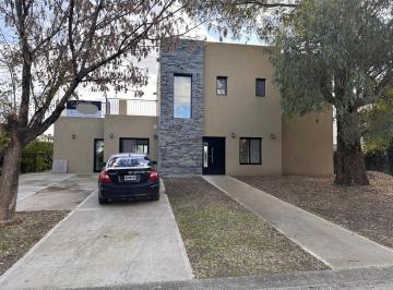 Casa · 182m² · 5 Ambientes · 1 Cochera · Casa en Venta a Estrenar Barrio Haras Santa Maria Los Eucaliptus 5 Ambientes