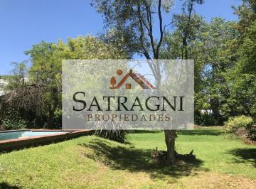 Quinta vacacional · 2252m² · 3 Ambientes · Quinta en Villa Elisa
