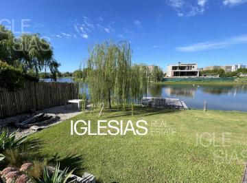 Casa · 197m² · 5 Ambientes · 2 Cocheras · Casa Al Lago en Venta San Rafael, Villanueva