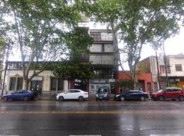 Departamento · 120m² · 6 Ambientes · Amplio Departamento Tres Dorm. Sobre Avda. San Martin