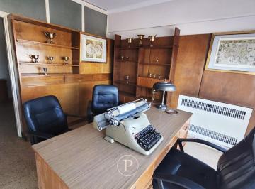 Oficina comercial · 32m² · 2 Ambientes · Oficina Al Frente en Venta en Plaza Mitre