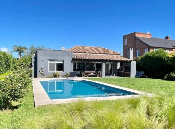 Casa · 169m² · 4 Ambientes · 3 Cocheras · Casa Venta Villanueva Barrio San Isidro Labrador C Pileta