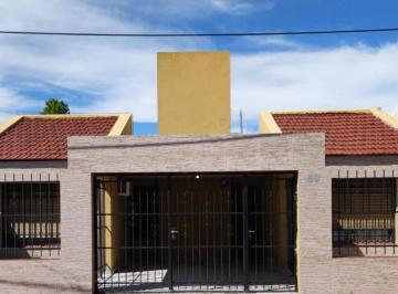 Casa · 70m² · 3 Ambientes · 1 Cochera · Casa en San Nicolas de Los Arroyos