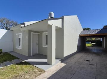 Casa · 90m² · 4 Ambientes · 4 Cocheras · Casa Chalet - Venta City Bell Parque Pileta Lote 10,50 X 46