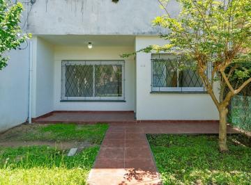 Casa · 58m² · 3 Ambientes · 1 Cochera · Casa en Venta en La Florida Dos Dorm.