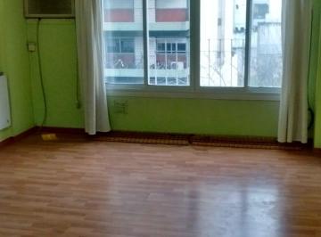 Departamento de 1 ambiente, Balvanera · Dueña Amb Al Frente Sobre Av Rivadavia Apto Profesional