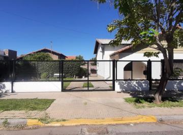 Casa · 126m² · 6 Ambientes · Venta de Casa + Dpto en B° Los Alamos (Ex B° Rosauer)