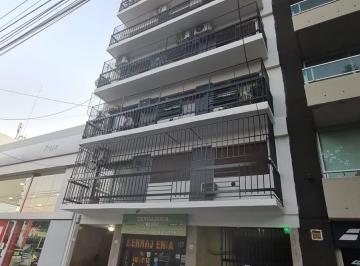 Departamento de 3 ambientes, Villa Devoto · Departamento 3 Ambientes con Cochera Sobre Beiro