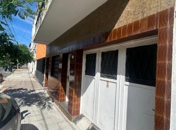 PH de 3 ambientes, Parque Chacabuco · PH con Entrada Independiente y Cochera en Balbastro y Jmmoreno!