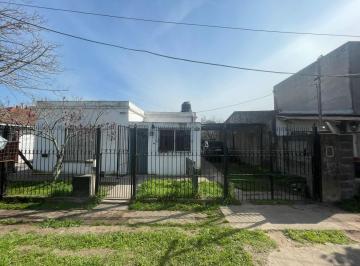 Casa · 100m² · 4 Ambientes · Oportunidad Vivienda Multifamiliar